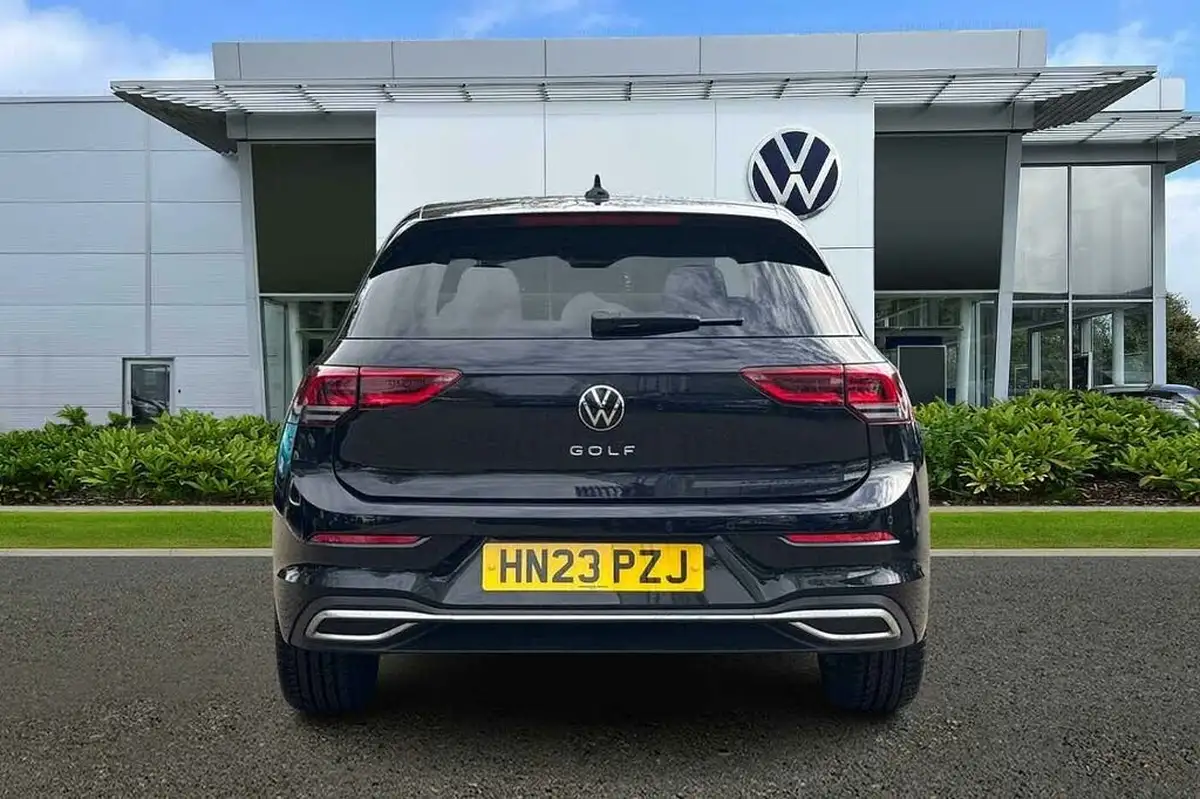 2023-volkswagen-golf-15-tsi-style-edition-130ps-big-8