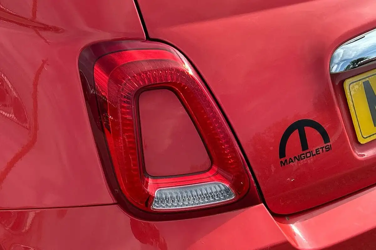 2019-fiat-500-12-lounge-ss-big-25