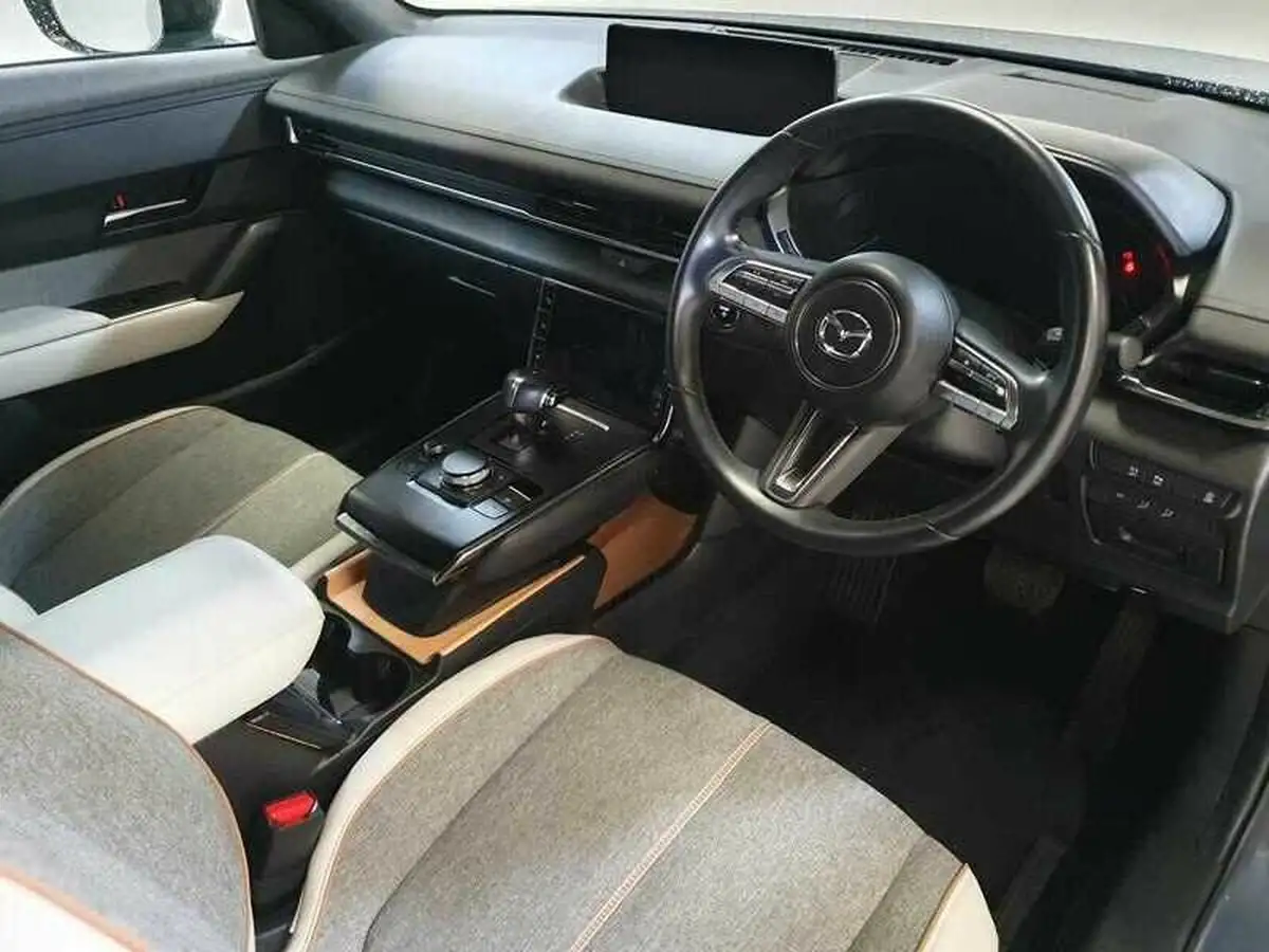 2021-mazda-mx-30-e-first-edition-big-12