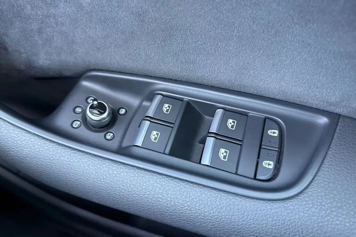 2023-audi-sq7-40-tfsi-black-edition-big-40
