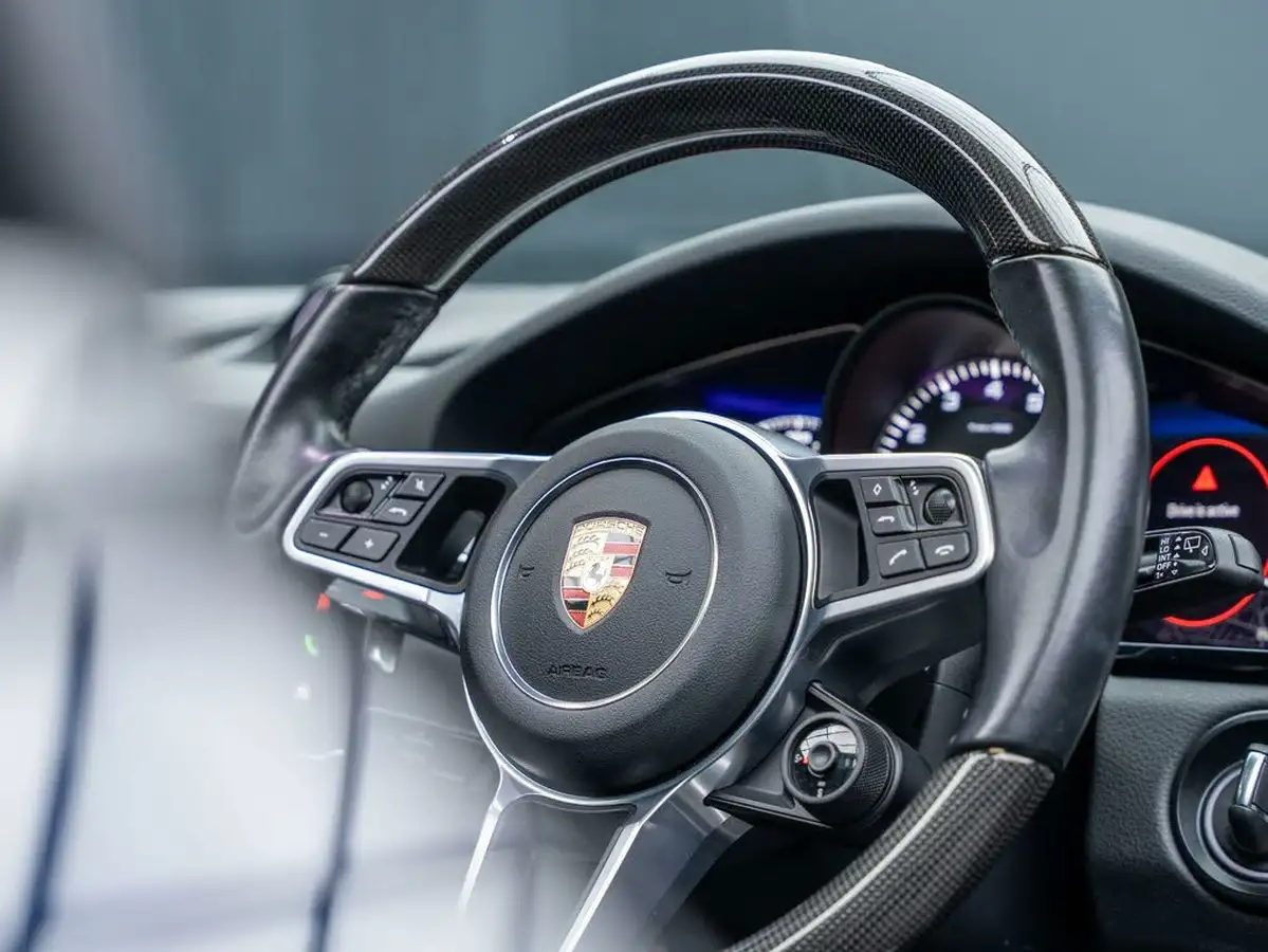 2022-porsche-cayenne-30-v6-e-hybrid-station-wagon-big-32