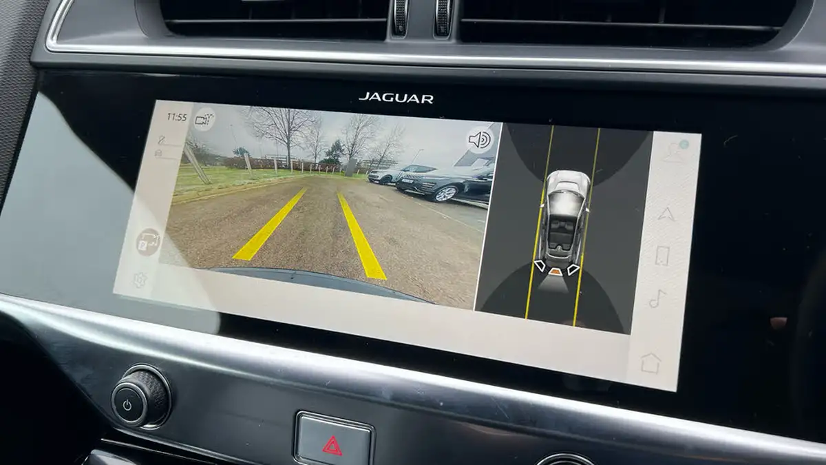 2022-jaguar-i-pace-ev400-hse-black-big-11