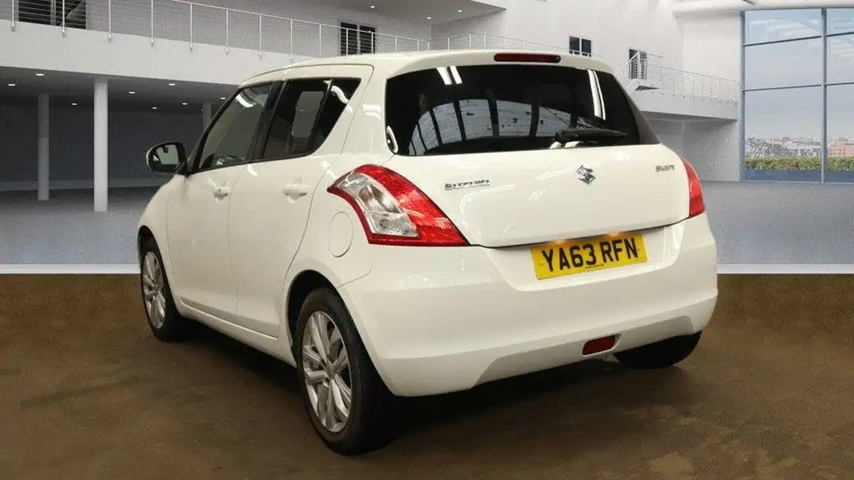 2014-suzuki-swift-12-sz4-93bhp-5d-big-2
