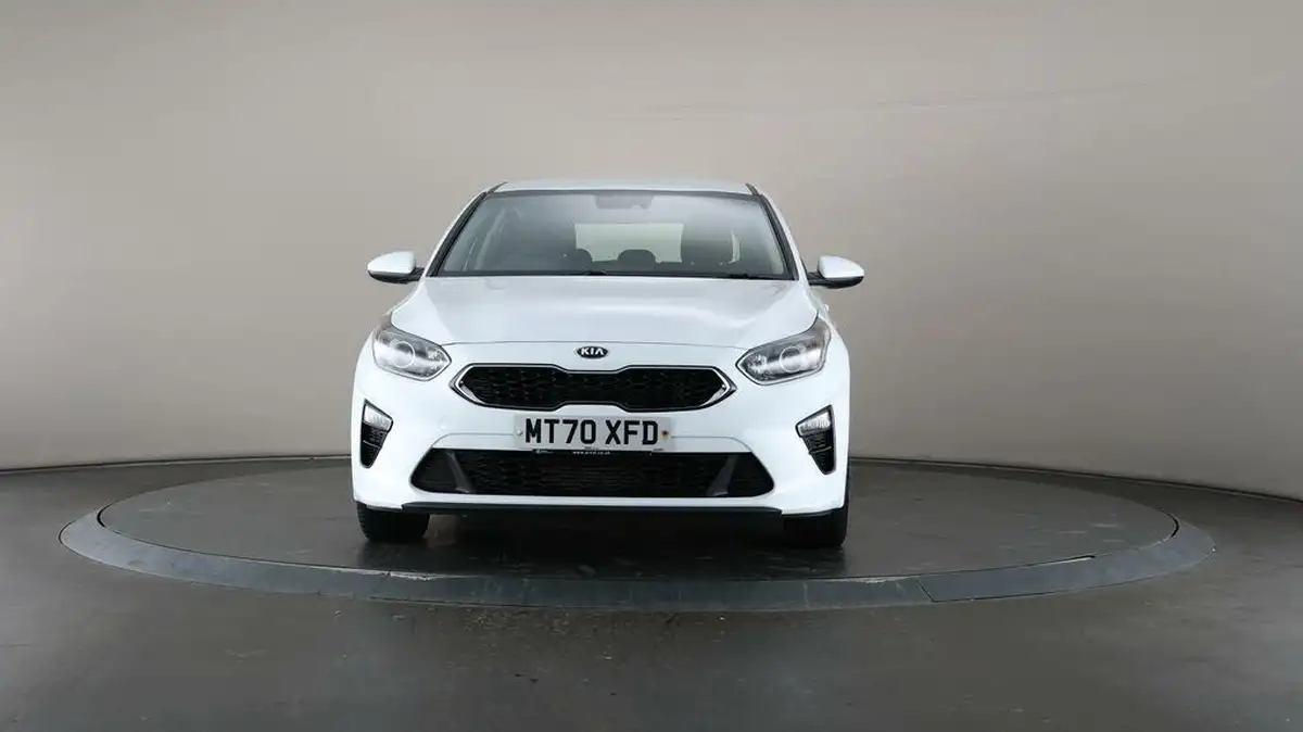 2021-kia-ceed-16crdi-2-nav-114bhp-adap-hatchback-big-2
