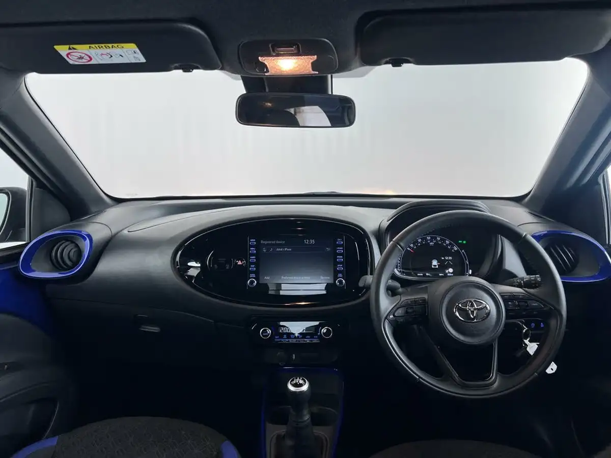 2022-toyota-aygo-x-10-vvt-i-edge-big-13