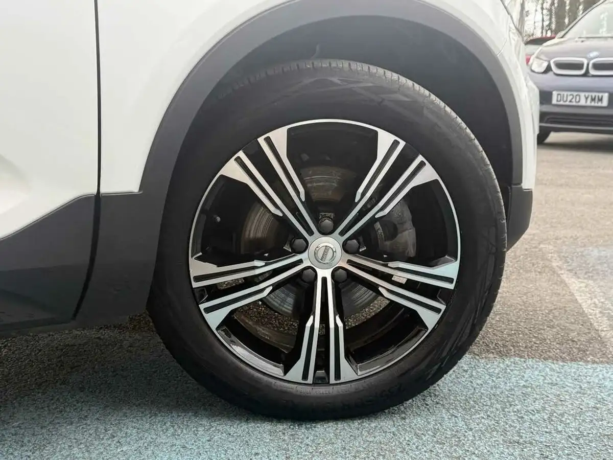 2021-volvo-xc40-20-b4-inscription-pro-194bhp-auto-big-8