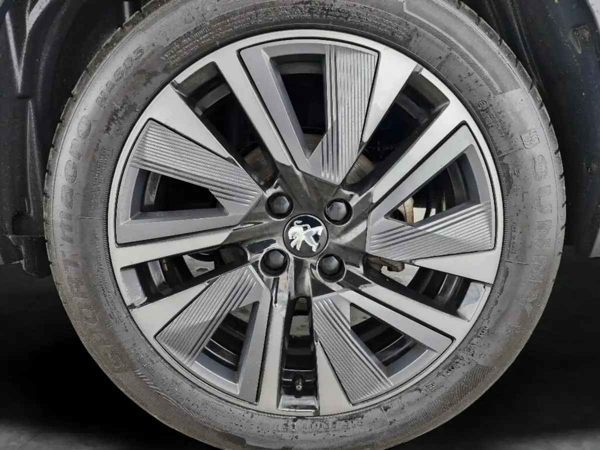 2022-peugeot-2008-suv-e-gt-premium-big-9