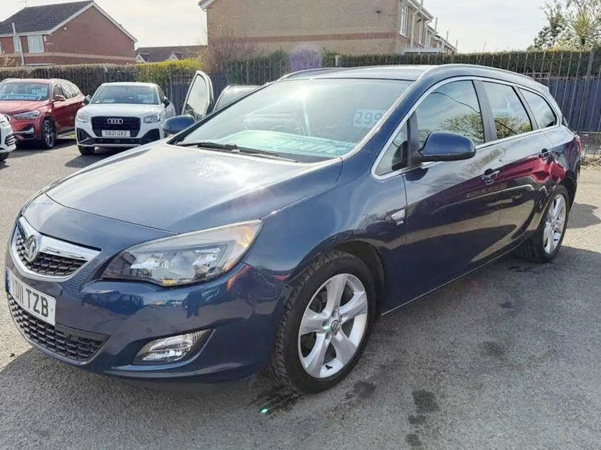 2011-vauxhall-astra-16-sri-16v-vvt-115ps-auto-big-2