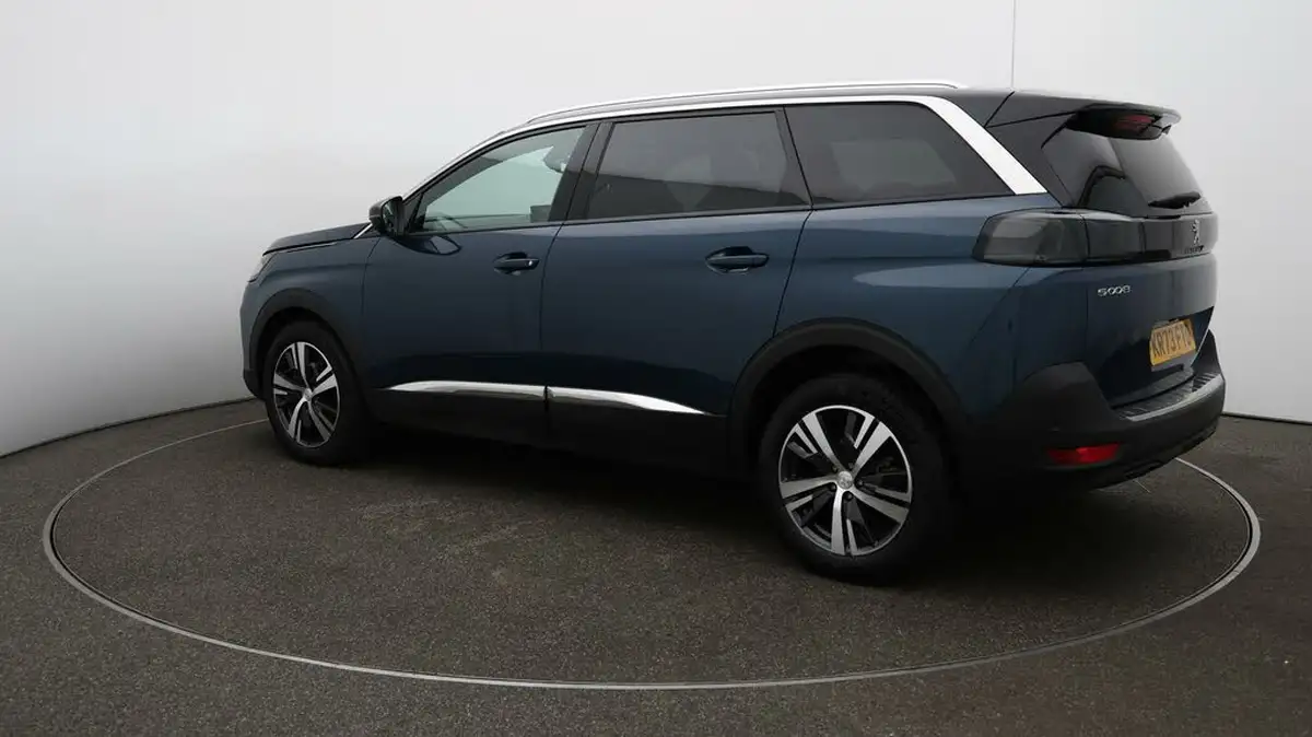 2023-peugeot-5008-suv-15-bluehdi-allure-130ps-eat8-big-28