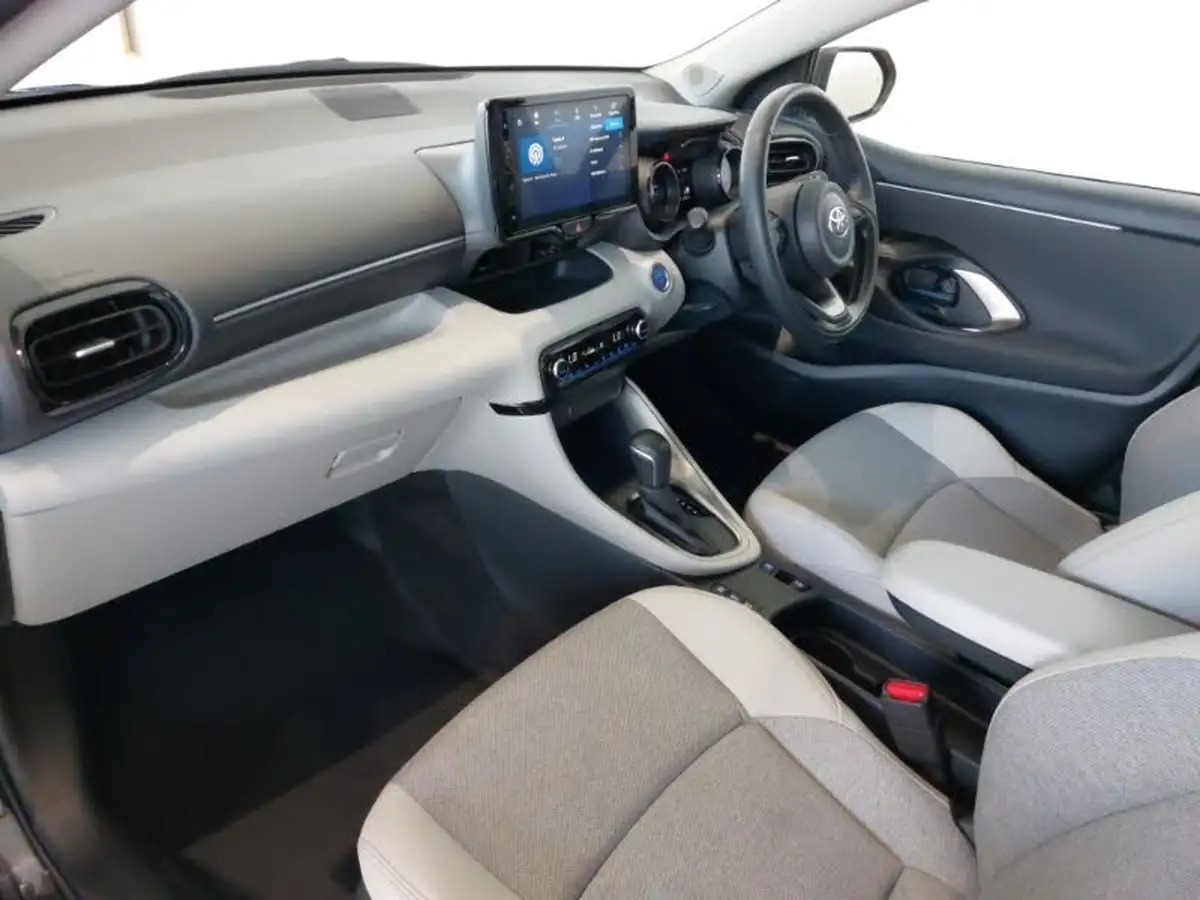 2022-toyota-yaris-cross-15-vvt-i-excel-city-packpan-roof-big-4