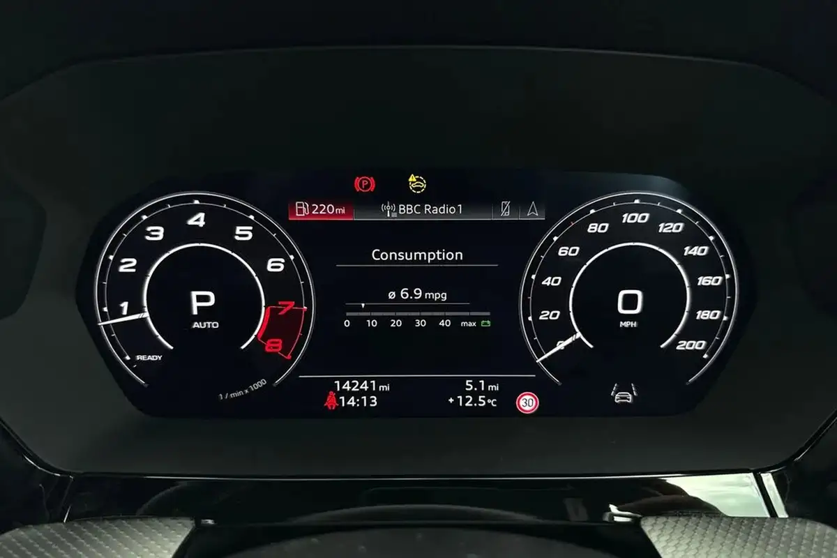 2022-audi-rs3-25-tfsi-carbon-black-saloon-4d-big-44
