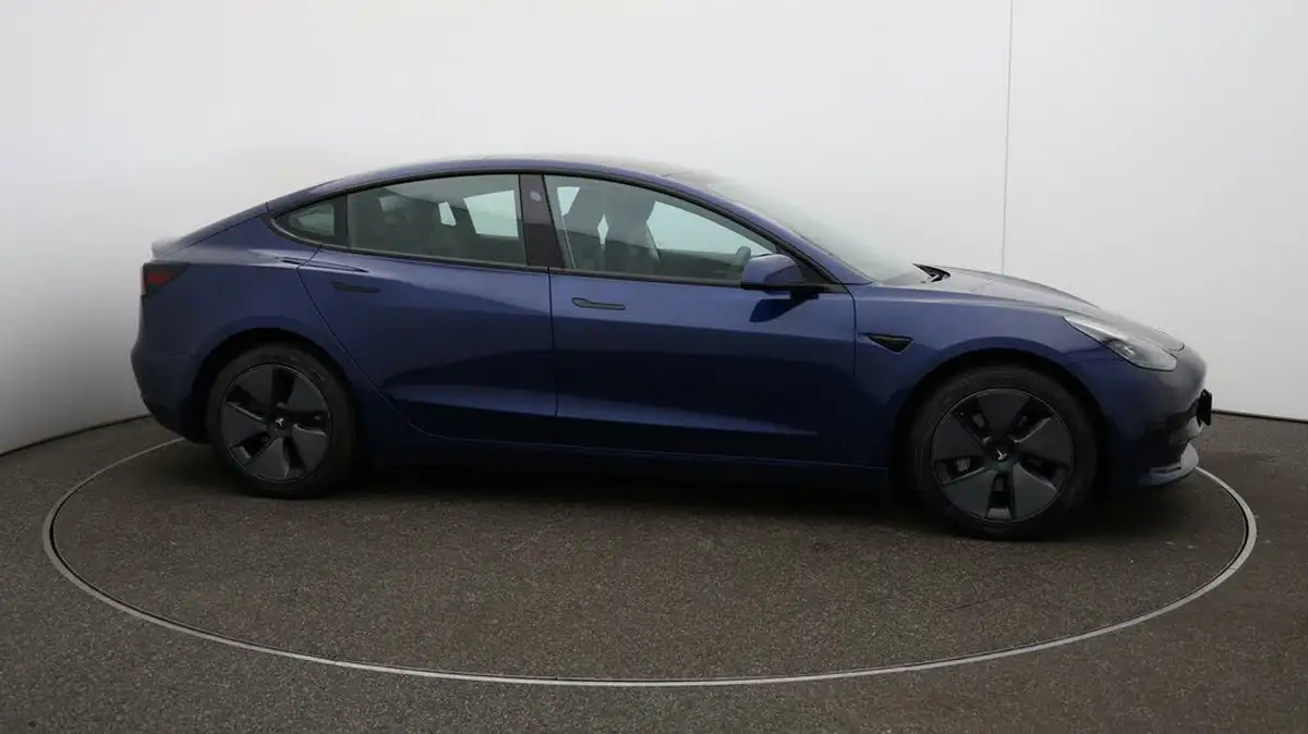2021-tesla-model-3-e-standard-plus-big-39