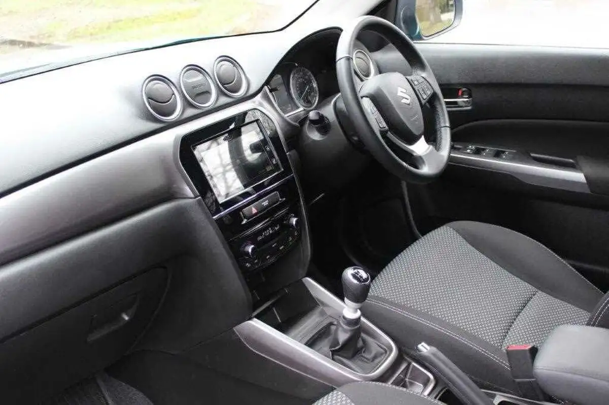 2022-suzuki-vitara-14-boosterjet-sz-t-big-17