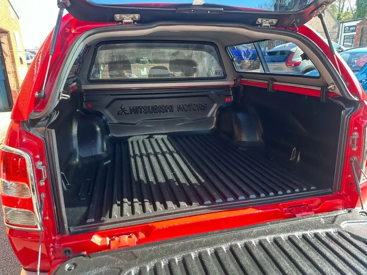 2017-mitsubishi-l200-24di-d-barbarian-178bhp-eu6-auto-big-20