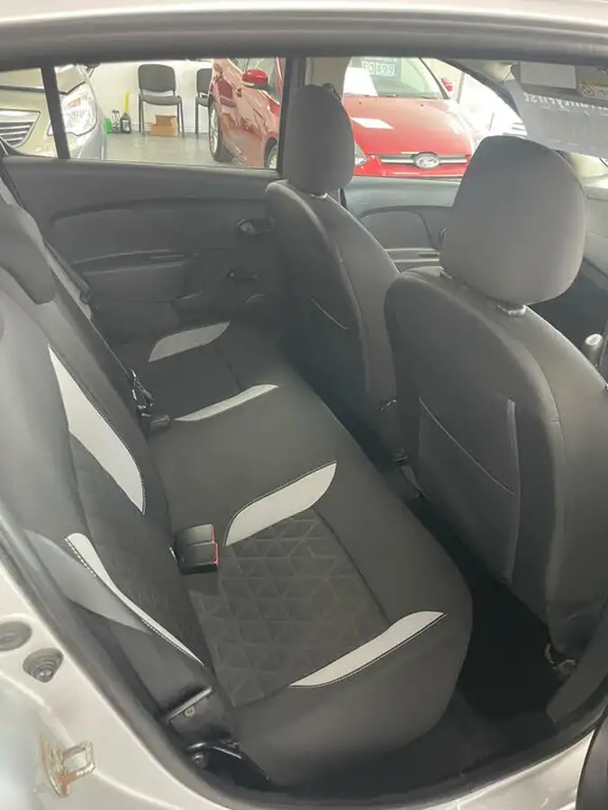 2014-dacia-sandero-stepway-15d-ambiance-big-11