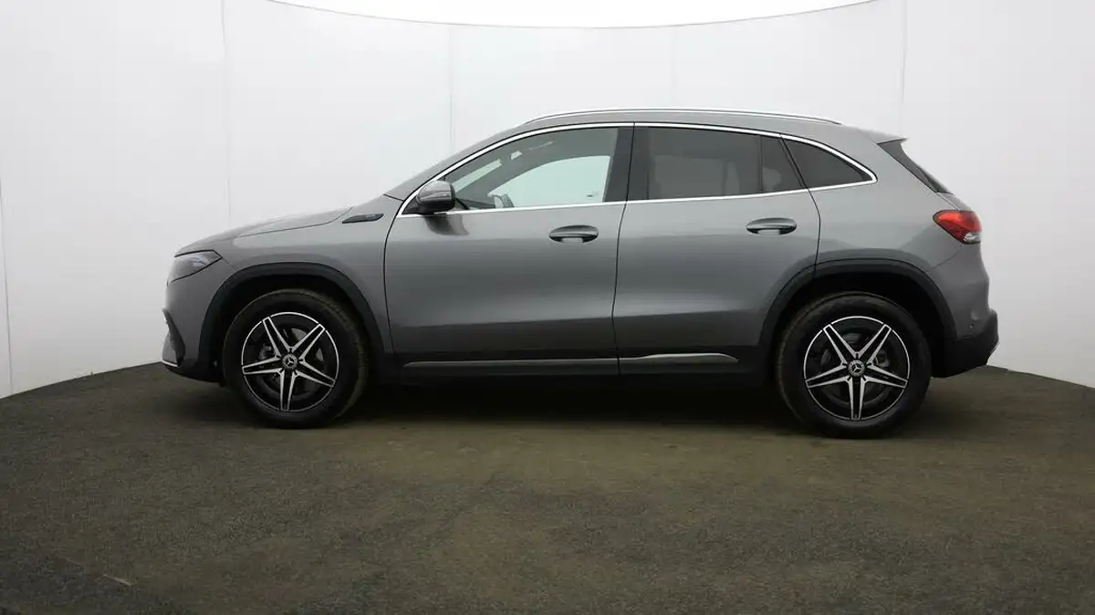 2021-mercedes-benz-eqa-e-eqa-250-amg-line-big-3