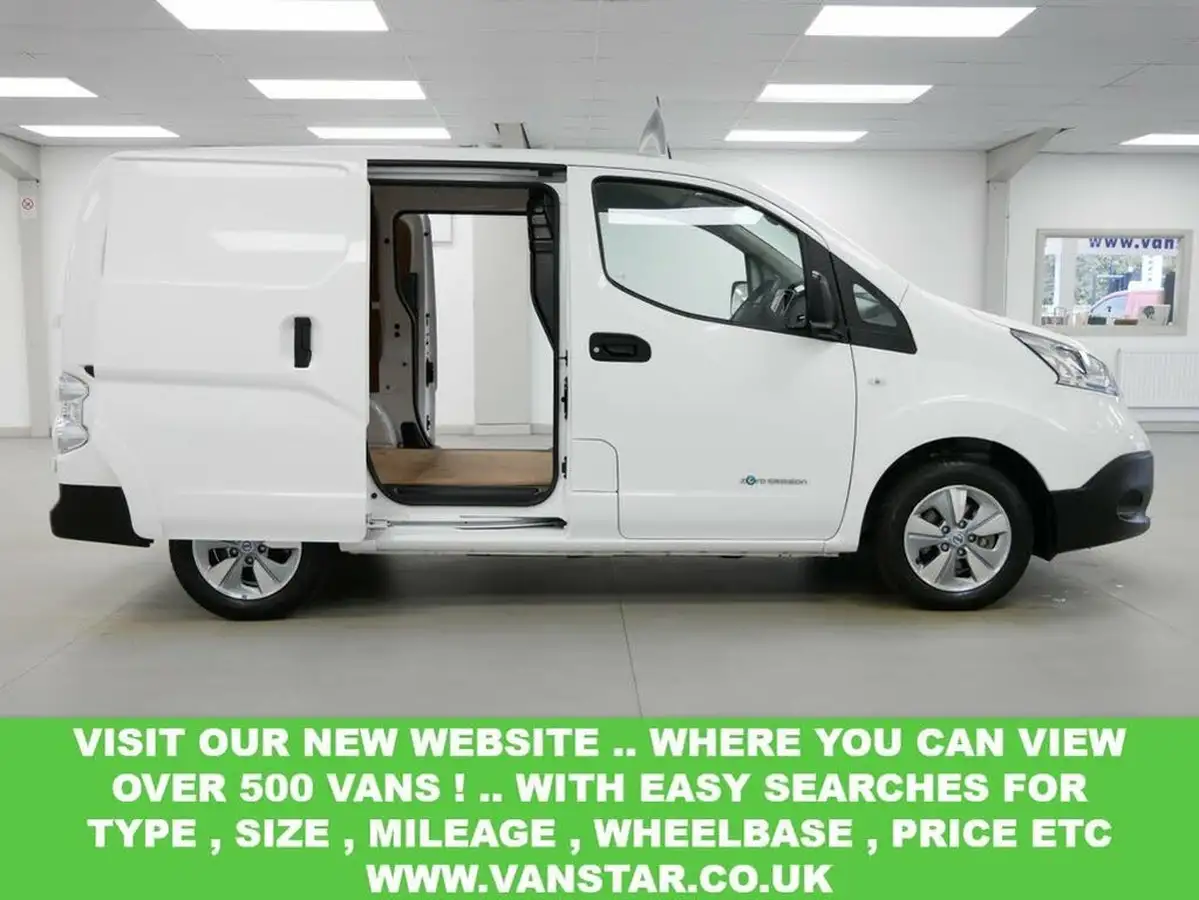 2021-nissan-env200-e-tekna-rapid-panel-van-big-17