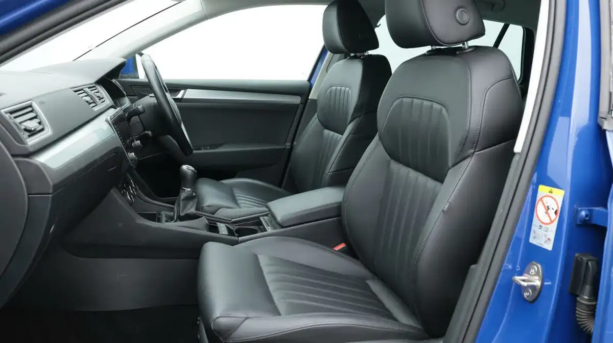 2019-skoda-superb-15-tsi-se-technology-estate-big-14
