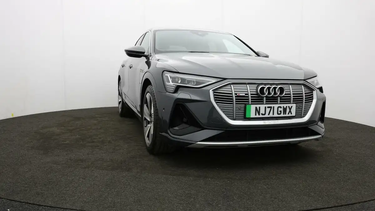 2021-audi-e-tron-55e-s-line-sportback-big-42