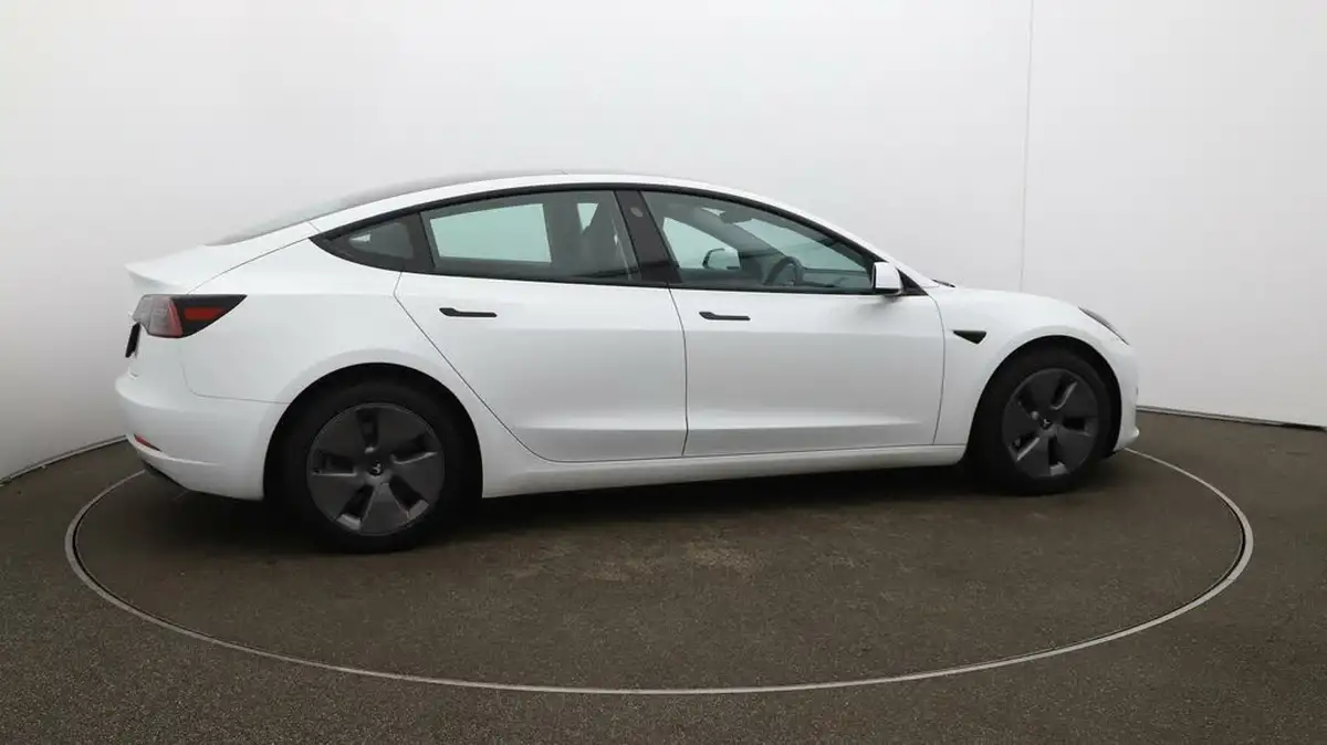 2021-tesla-model-3-e-standard-plus-big-42
