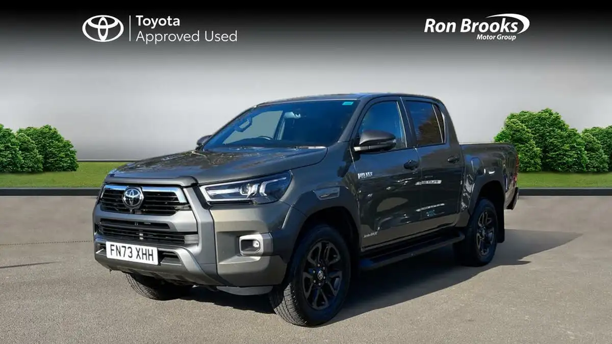 2023-toyota-hi-lux-28d-4d-invincible-x-2754cc-auto-big-2