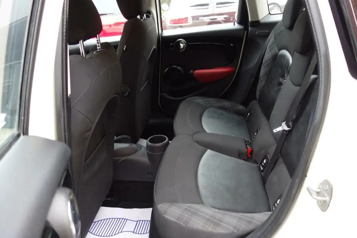 2014-mini-cooper-15-cooper-5d-big-14