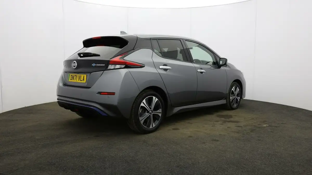 2021-nissan-leaf-e-tekna-big-51