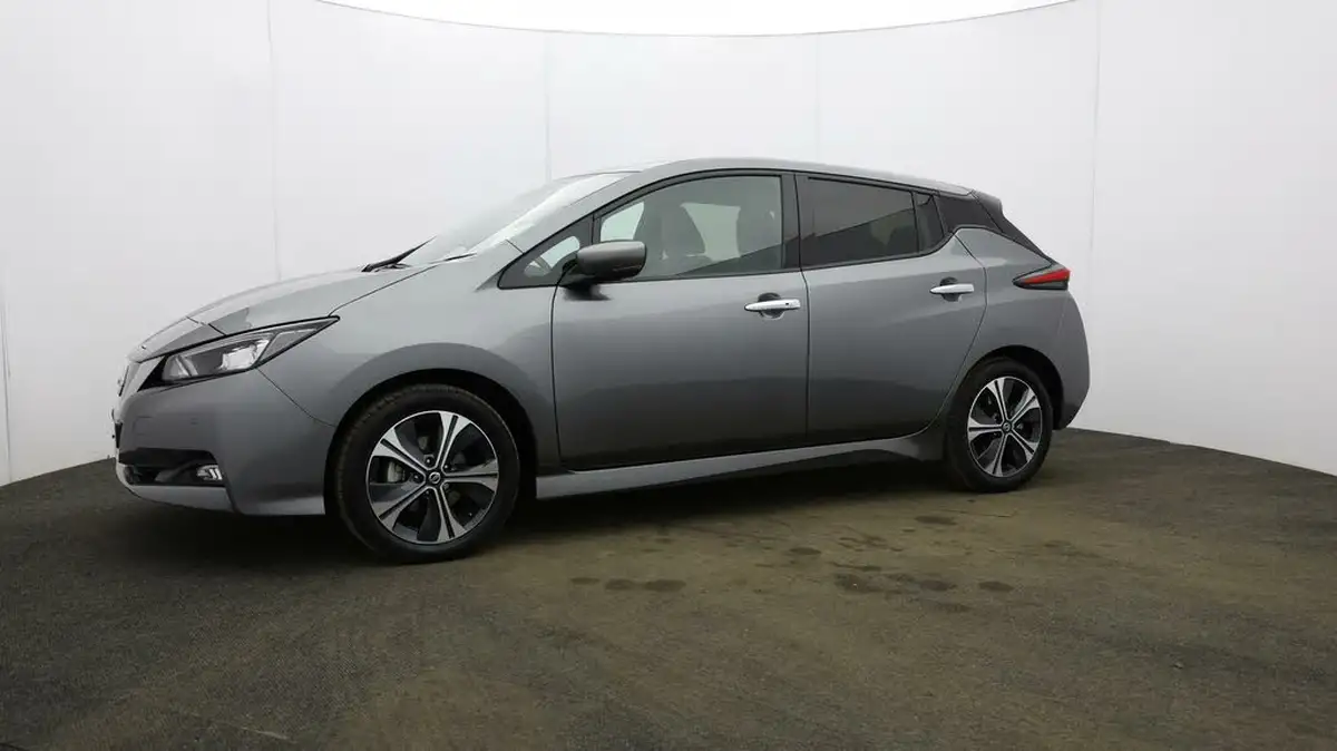 2021-nissan-leaf-e-tekna-big-27