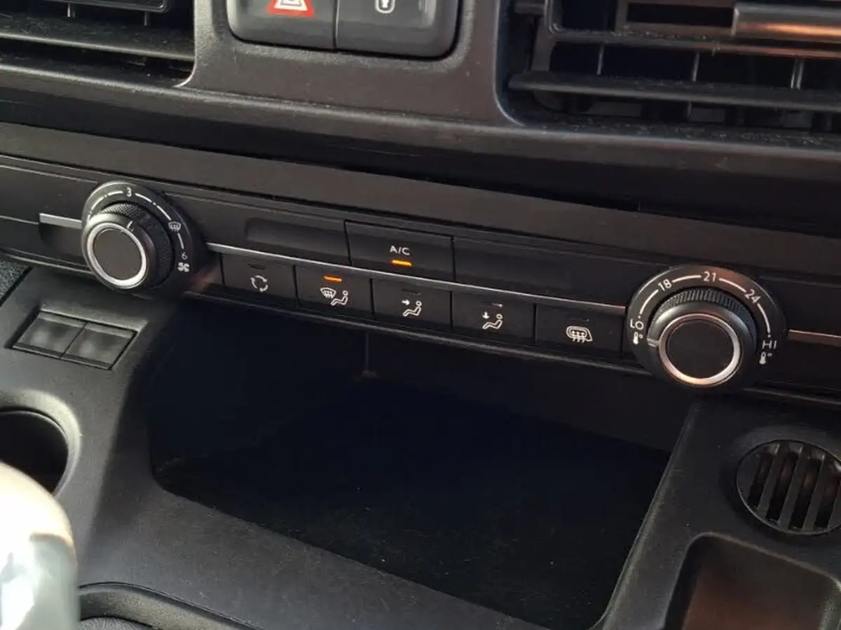 2021-peugeot-partner-15-bluehdi-1000-professional-100ps-eu6dt-panel-big-13