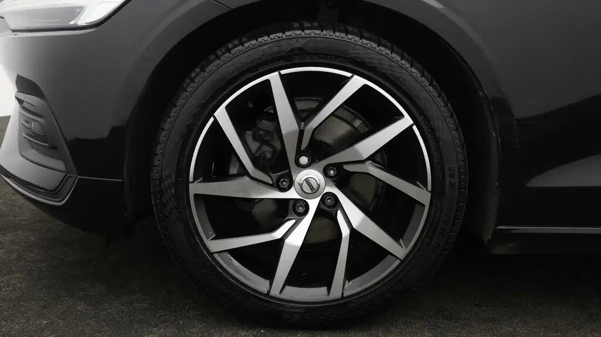 2019-volvo-v60-20td-d3-momentum-plus-geartronic-big-17