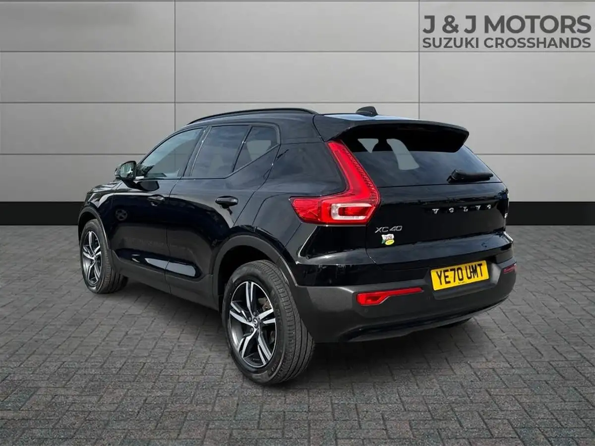 2020-volvo-xc40-15-t3-r-design-big-4