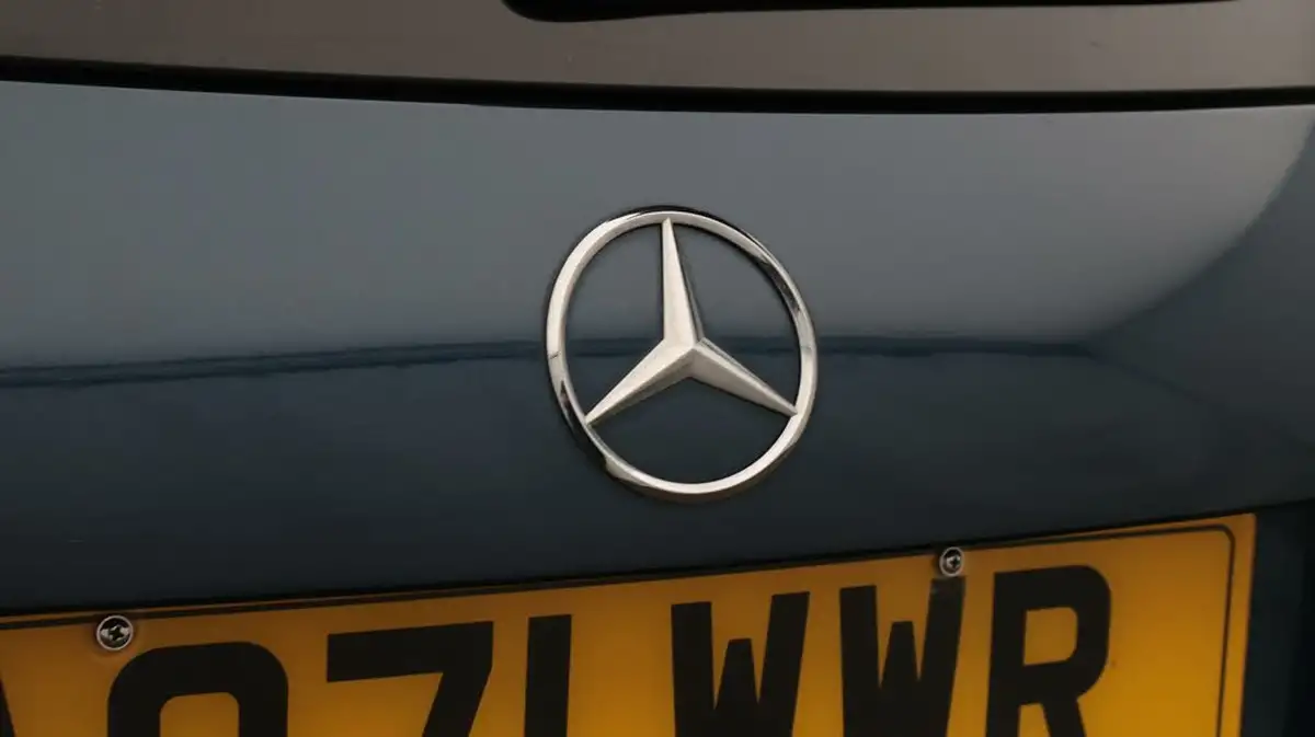 2021-mercedes-benz-a-class-13-a200-amg-line-premium-edition-hatchback-5d-7g-dct-big-21