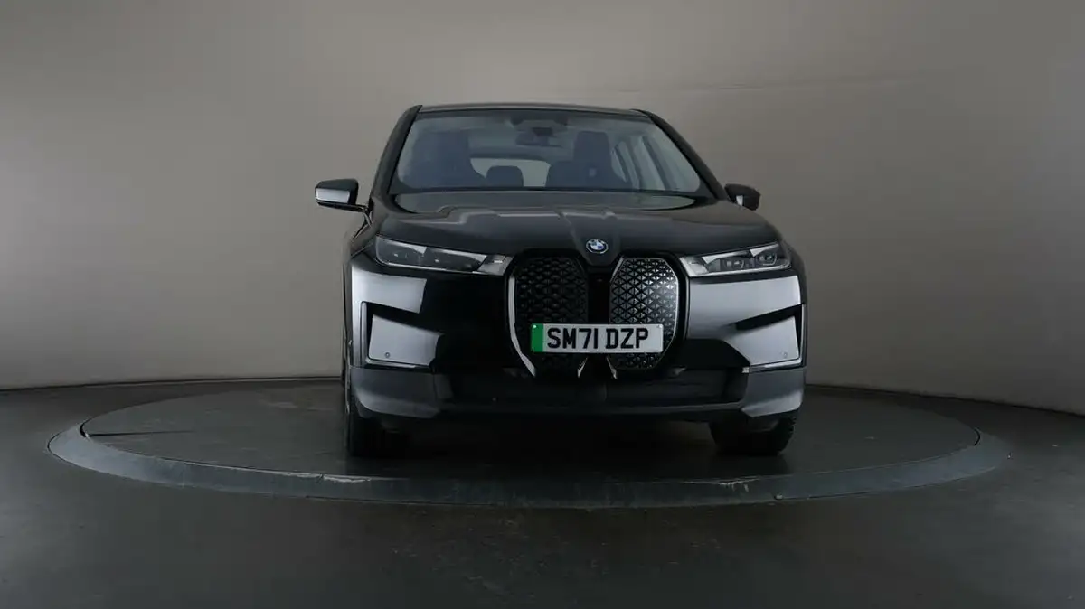 2022-bmw-ix-e-xdrive-40-sport-big-44