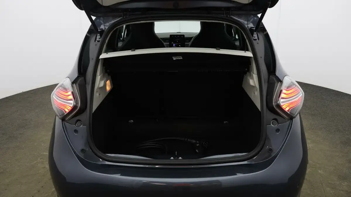 2021-renault-zoe-e-gt-line-big-16