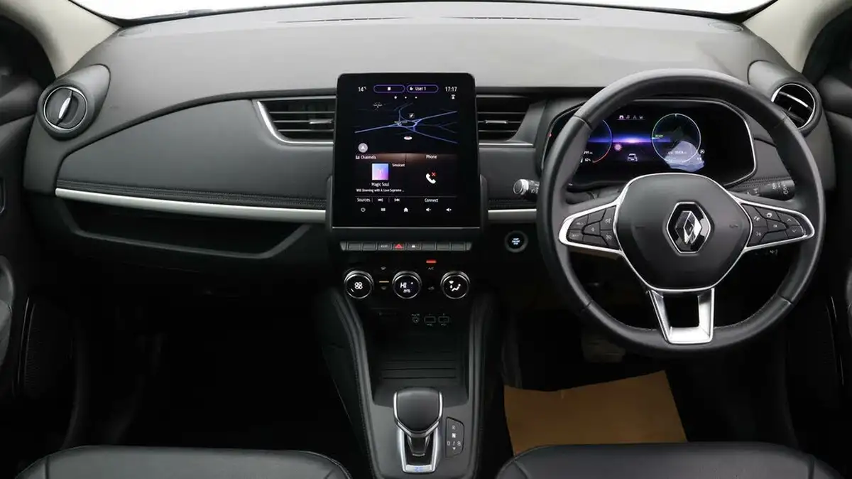 2021-renault-zoe-e-gt-line-big-12