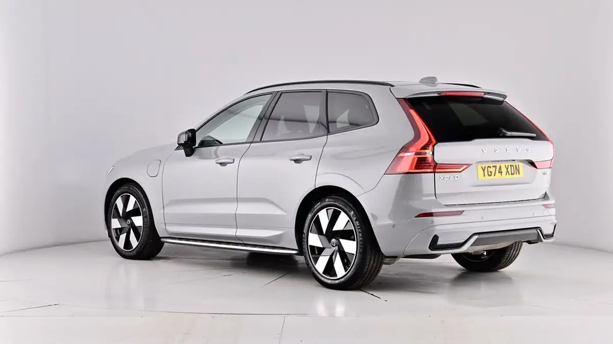 2024-volvo-xc60-20-t8-ultimate-dark-big-68