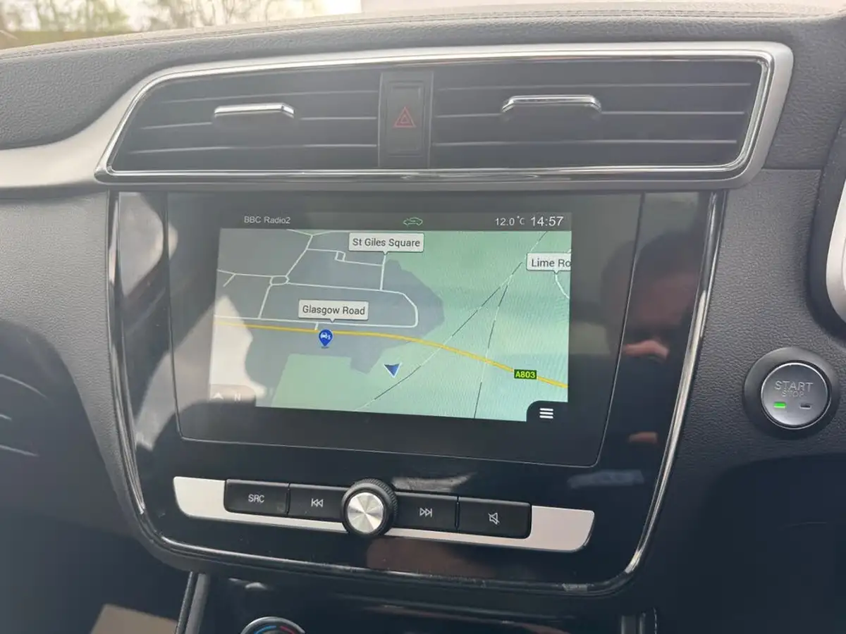2020-mg-zs-suv-e-exclusive-ev-big-21