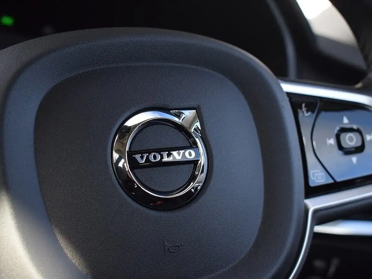 2022-volvo-v90-20td-b4-momentum-big-22