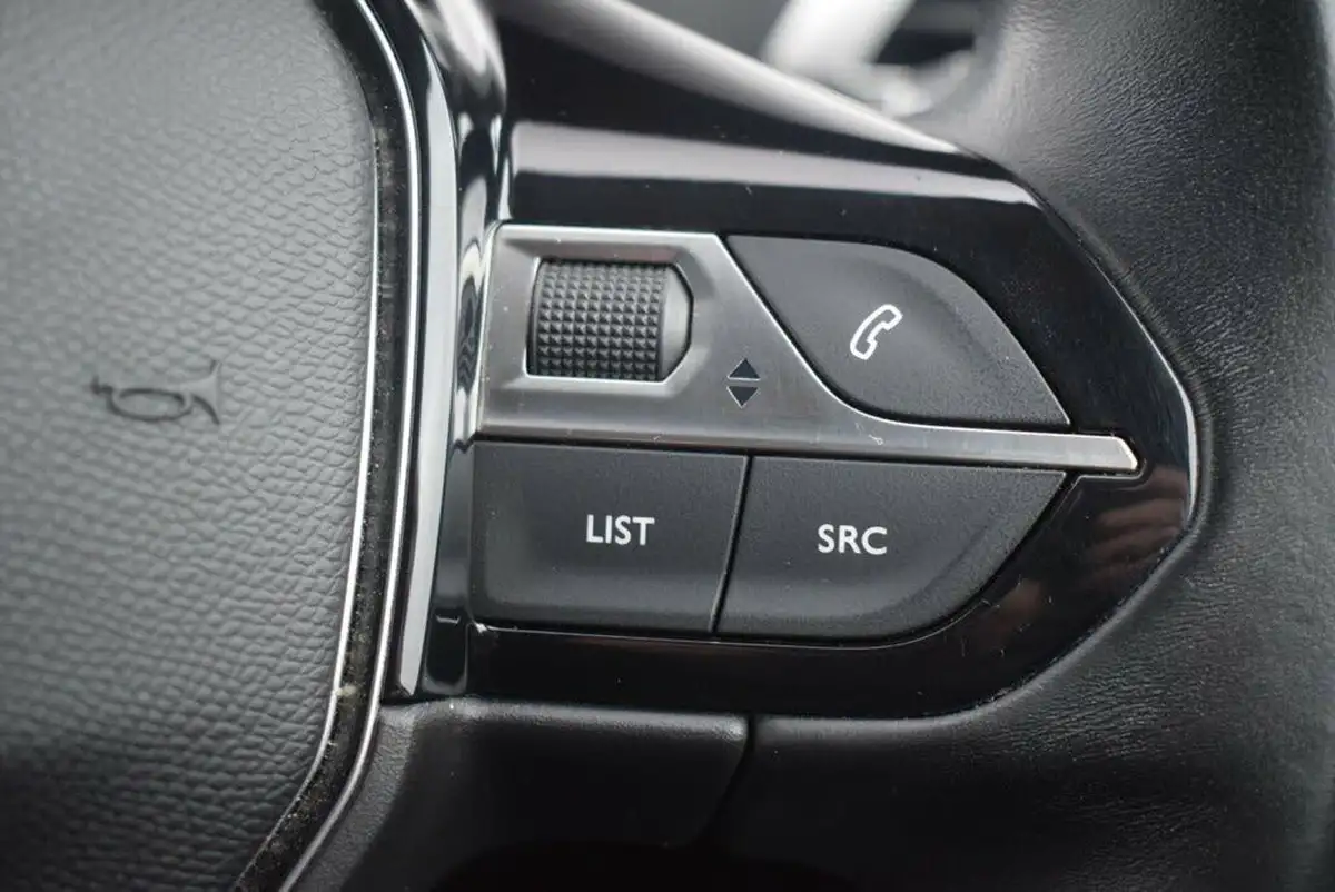 2019-peugeot-3008-suv-12-puretech-allure-big-27