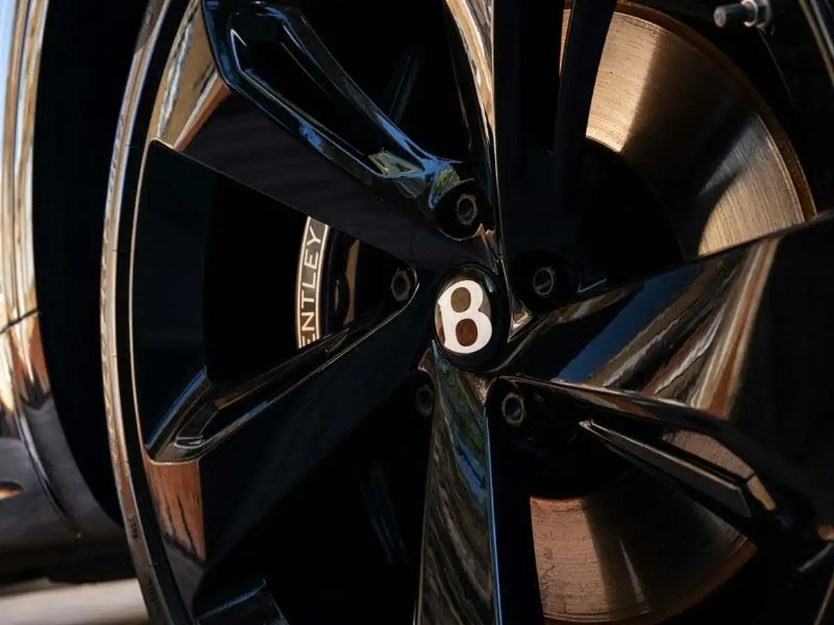 2023-bentley-bentayga-40-v8-big-42
