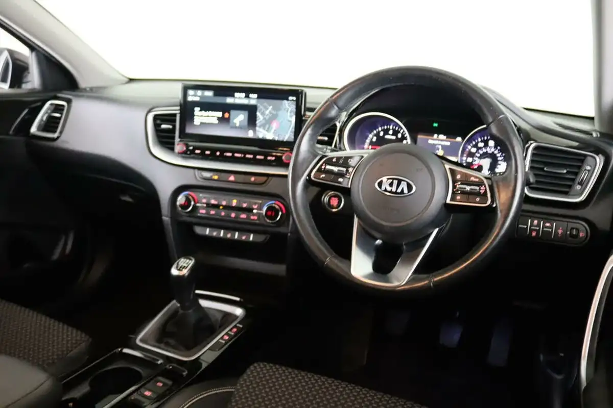 2020-kia-xceed-10-t-gdi-3-big-14