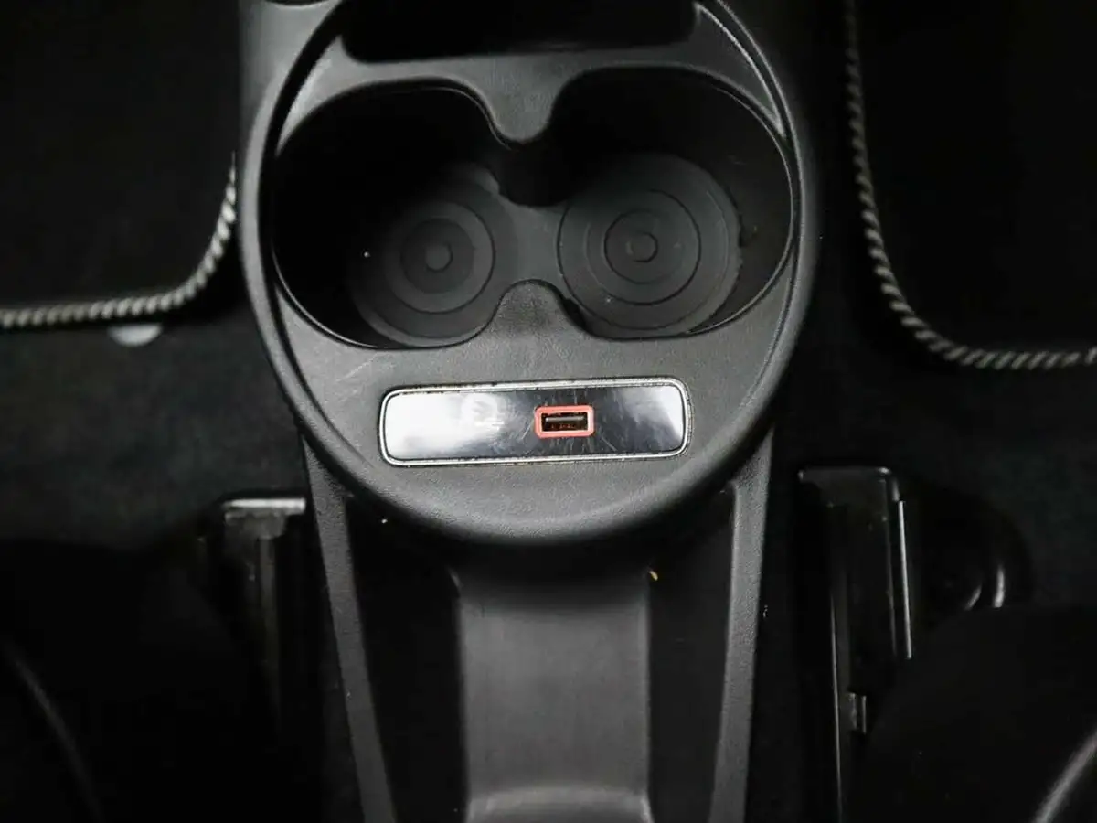 2020-fiat-500-12-lounge-big-20