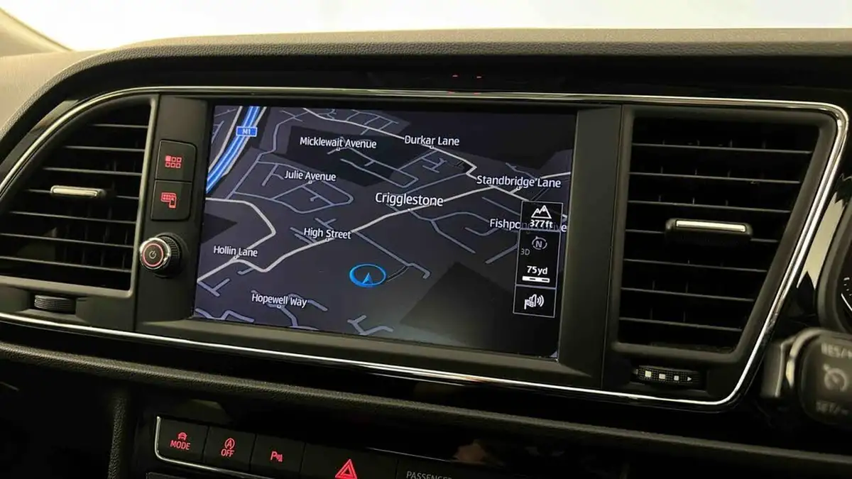 2019-seat-leon-20-tsi-fr-hatchback-big-21