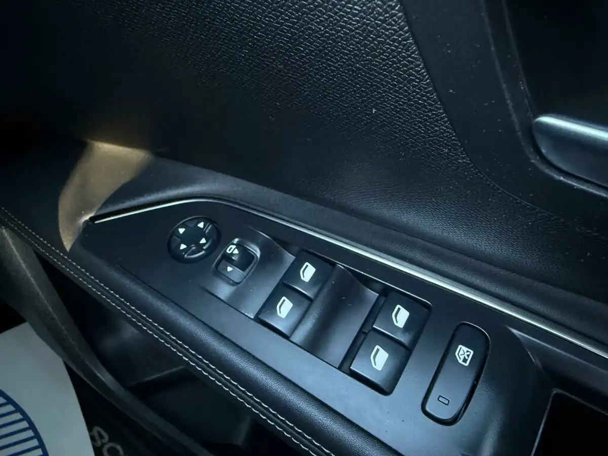 2020-peugeot-5008-suv-12-puretech-allure-eat8-big-66