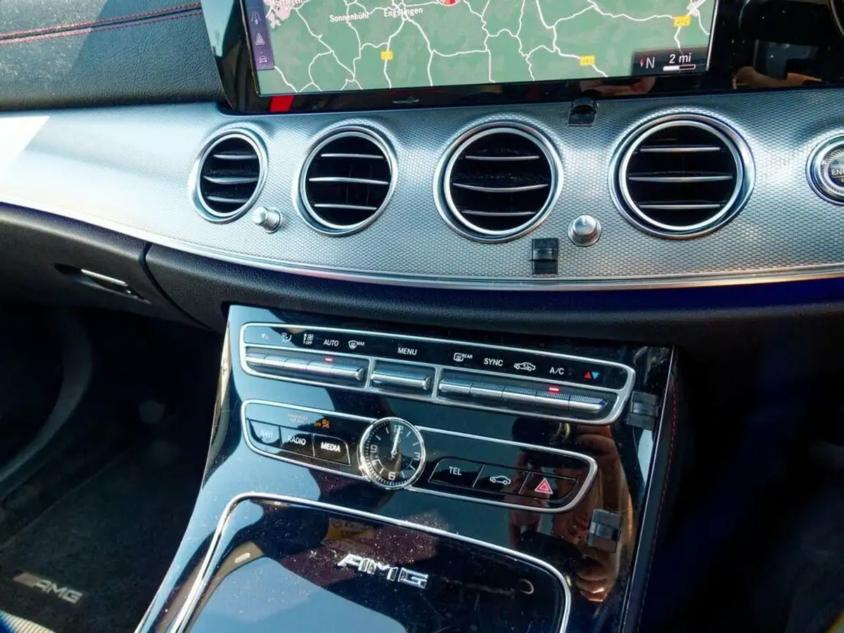 2017-mercedes-benz-e-class-30-e43-amg-premium-plusss-saloon-4d-big-41
