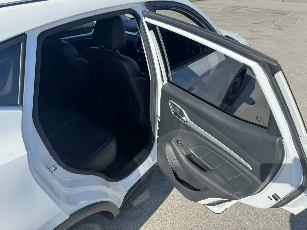 2020-mg-zs-suv-15-vti-tech-exclusive-106ps-big-12