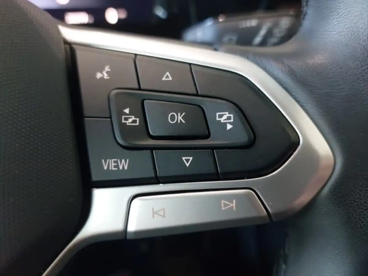 2023-volkswagen-golf-15-etsi-life-150ps-hatchback-big-14