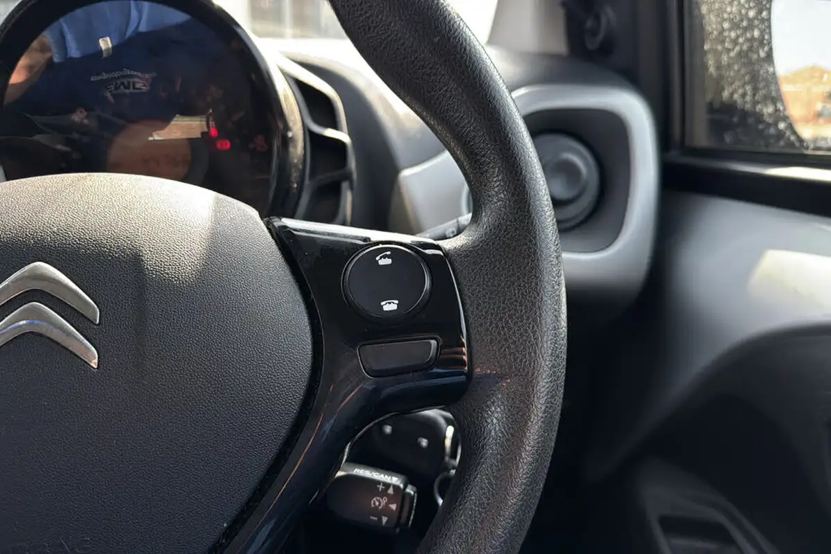 2016-citroen-c1-12-puretech-feel-81ps-5d-big-16
