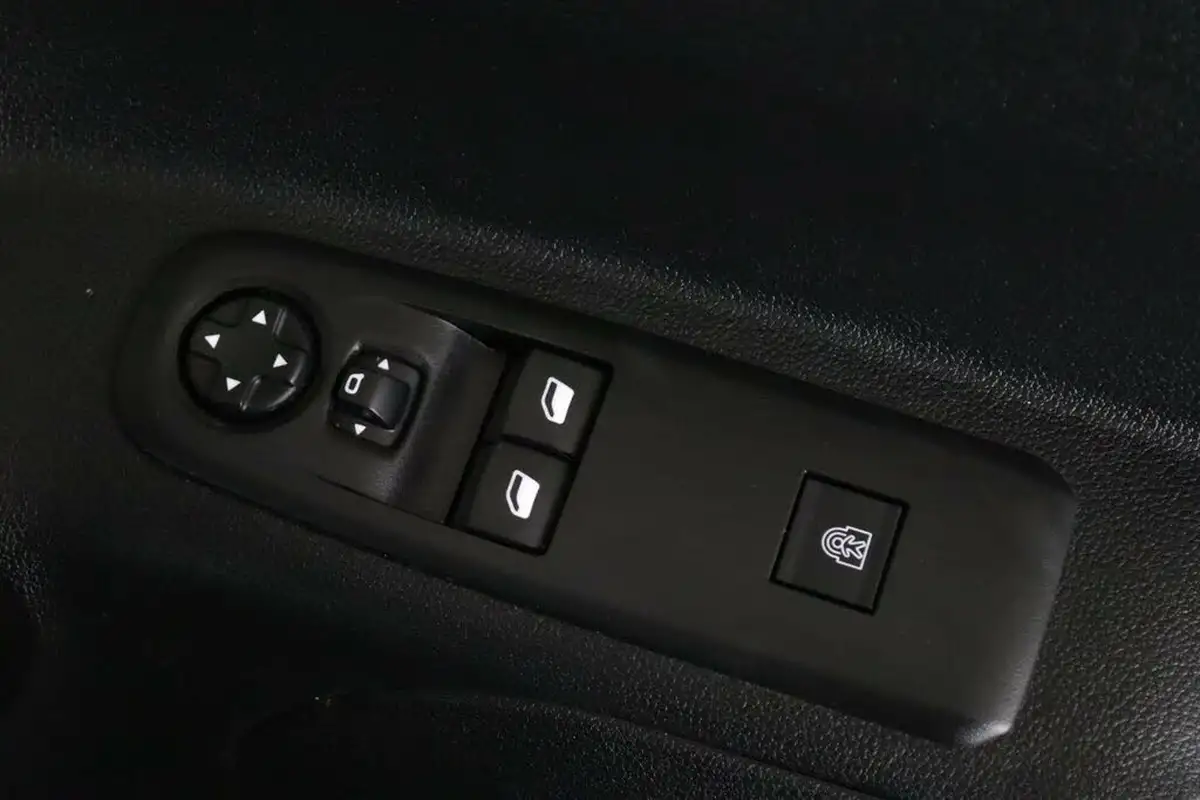 2020-vauxhall-combo-life-12i-energy-xl-110ps-big-17