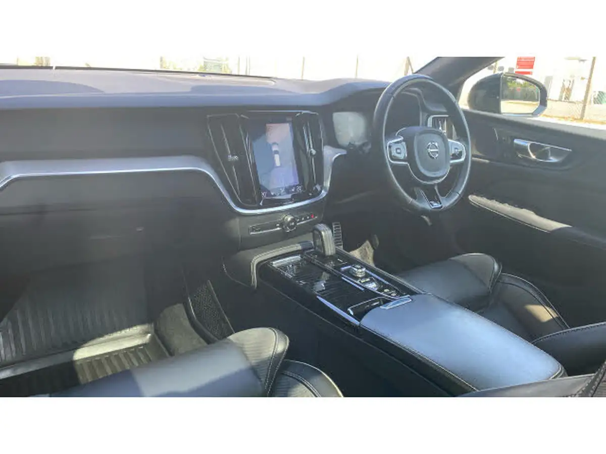 2020-volvo-v60-20-t8-r-design-plus-big-3